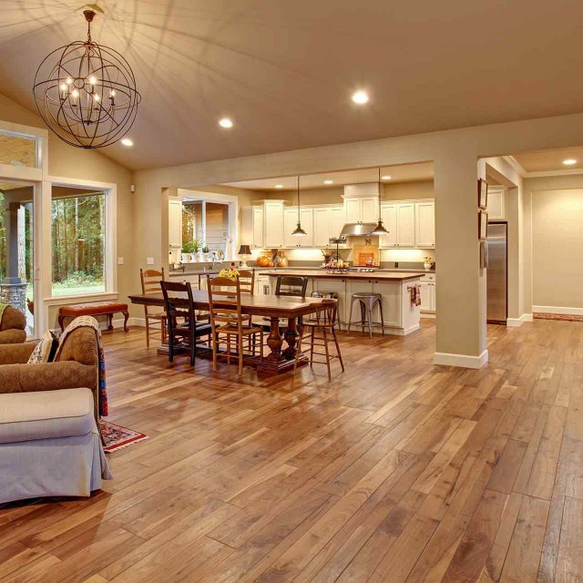 https://flooringremodelingcentertx.com/wp-content/uploads/2018/09/gallery_projects_10-640x640.jpg