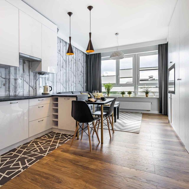 https://flooringremodelingcentertx.com/wp-content/uploads/2018/09/gallery_projects_11-640x640.jpg